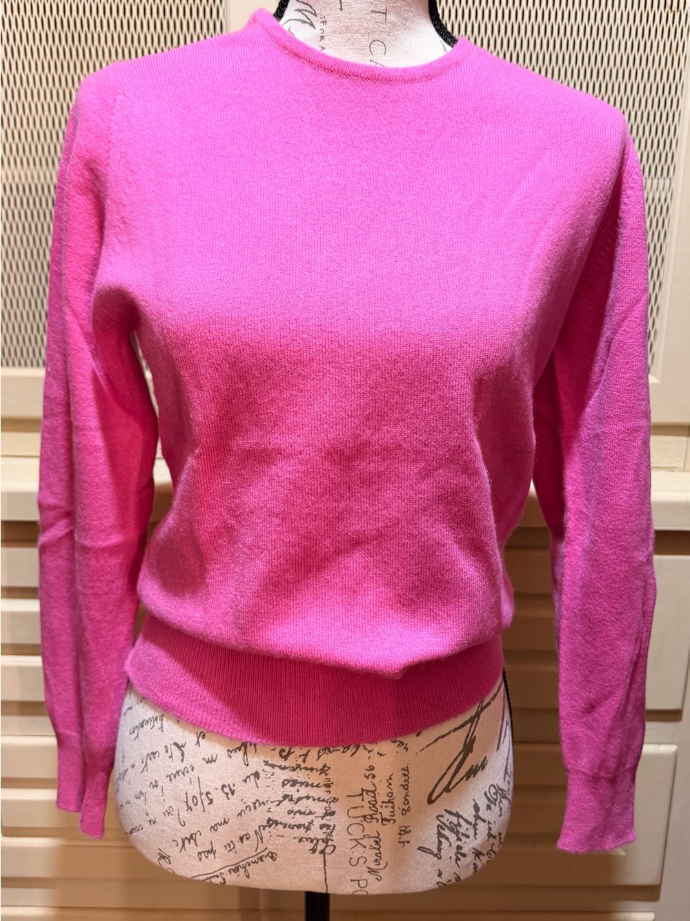 Vintage Lyle & Scott Pink 100% Cashmere Crewneck Sweater